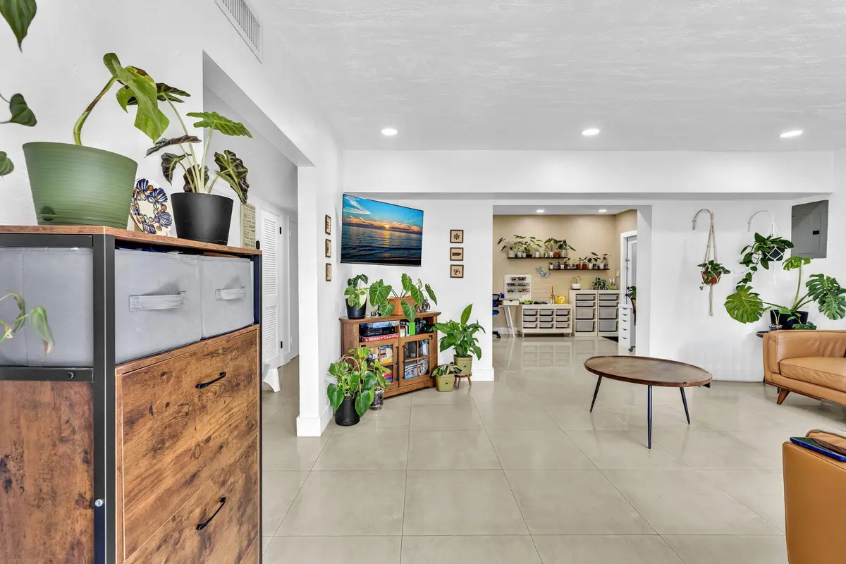 Living room at 721 FAIRWAY Drive, Plantation