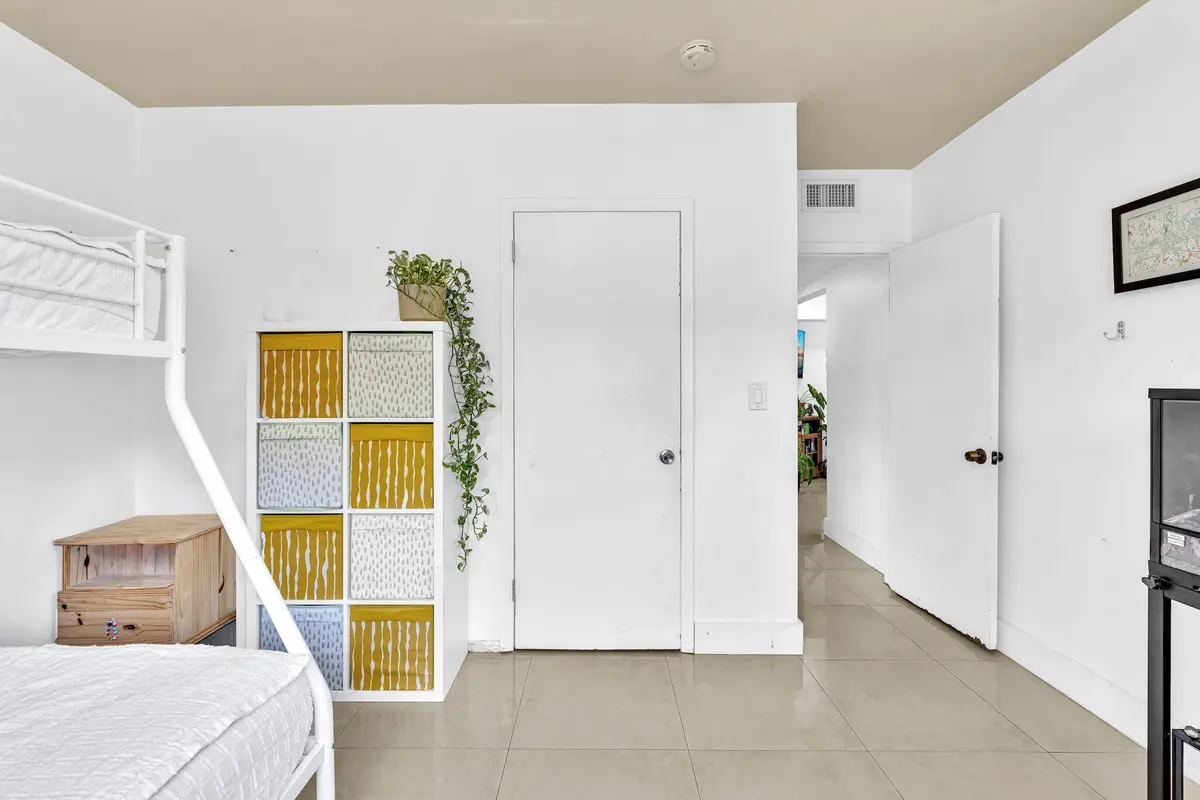 bedroom at 721 FAIRWAY Drive, Plantation