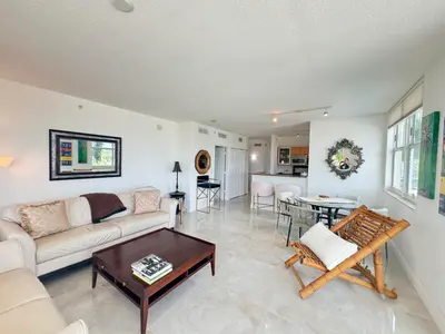100 NE 6th Street 307, Boynton Beach – Condominium for rent