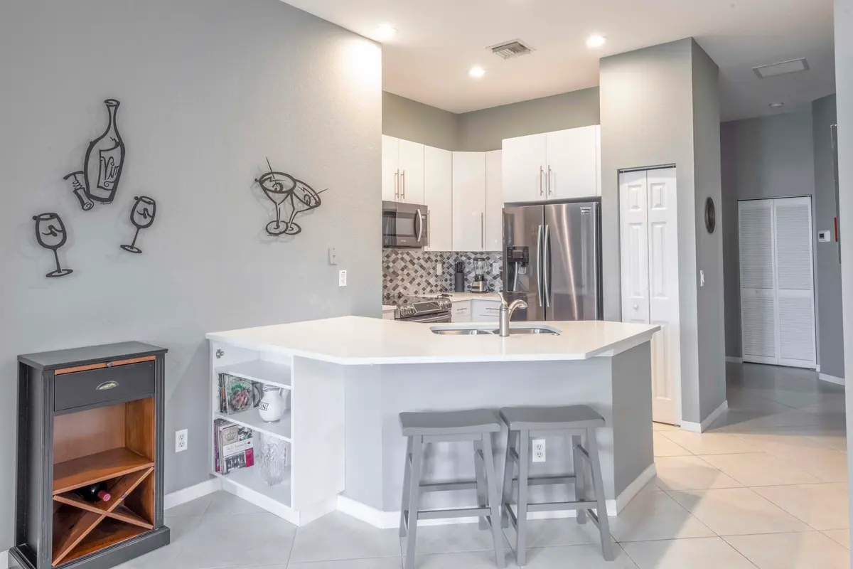 Breakfast area at 4931 Bonsai Circle 211, Palm Beach Gardens