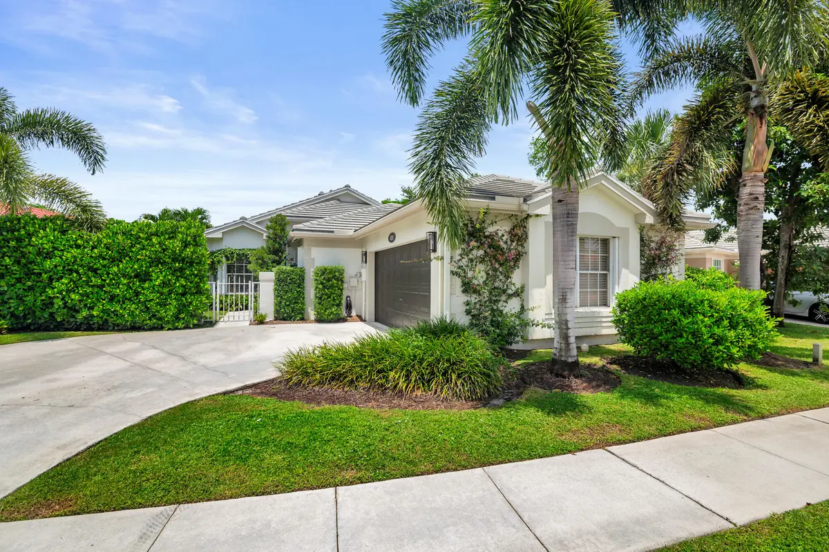 low-3 at 1839 S Club Drive, Wellington