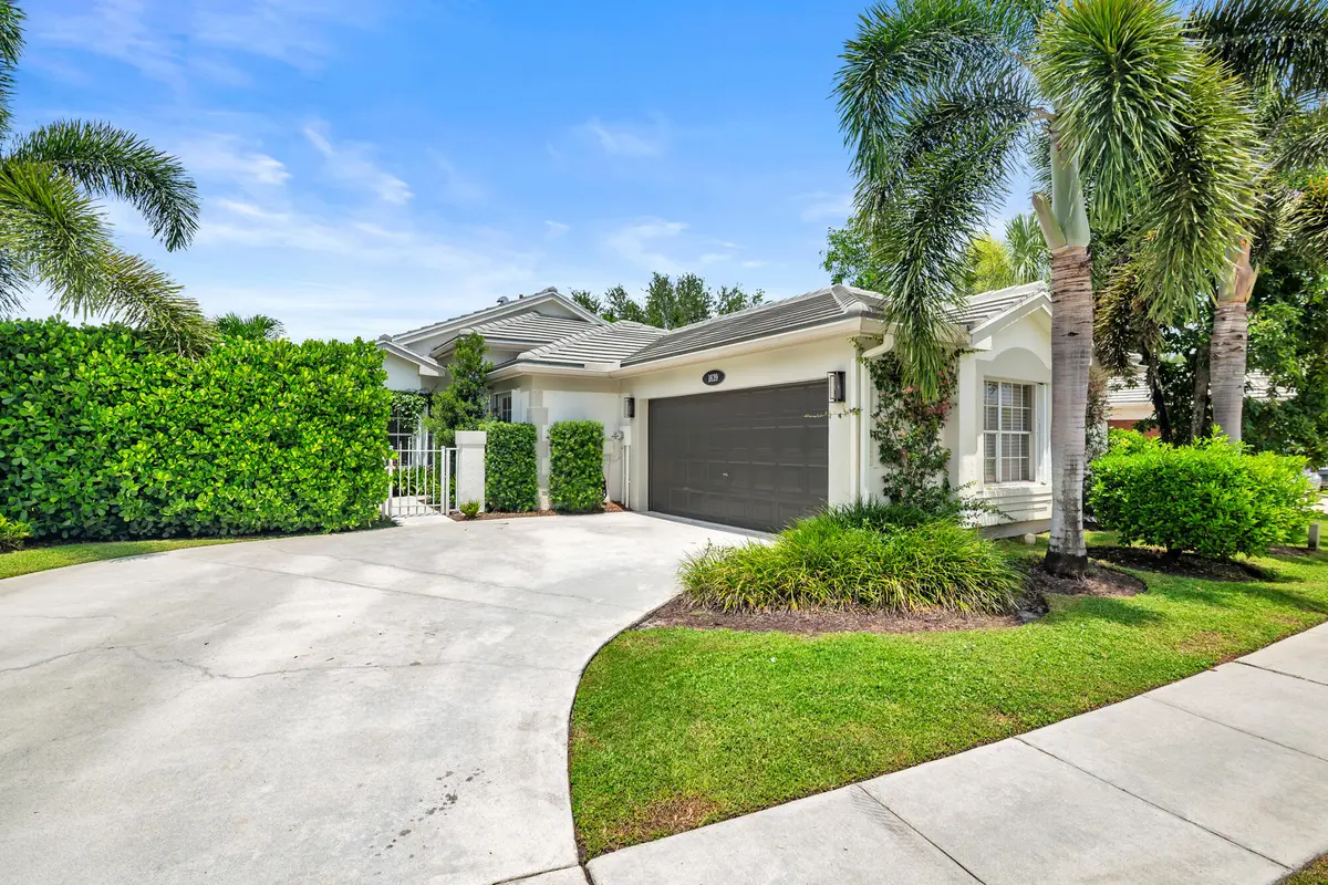 low-5 at 1839 S Club Drive, Wellington