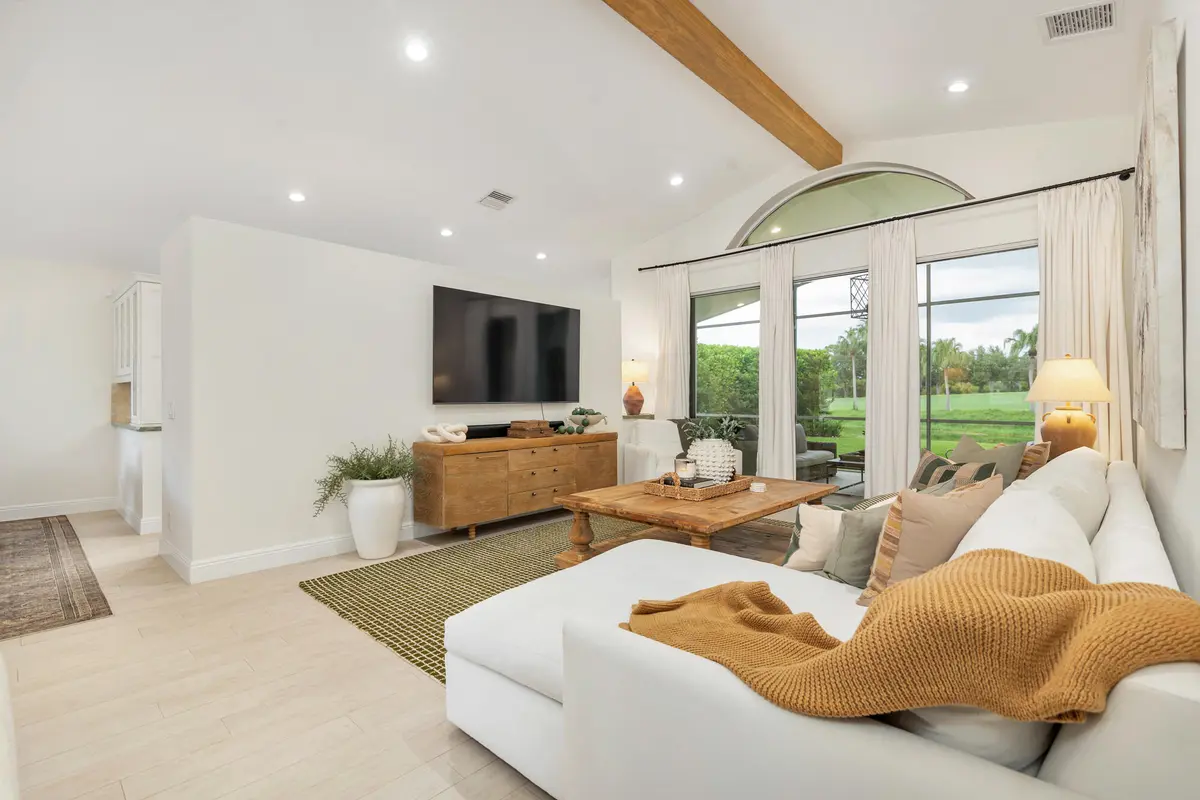 low-8 at 1839 S Club Drive, Wellington