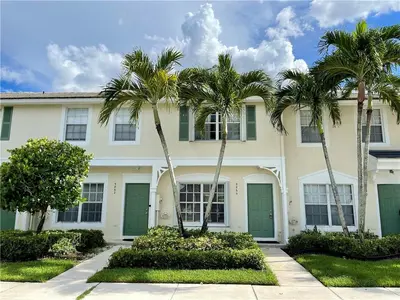 5662 NW 99TH Way, Coral Springs – Townhouse for rent