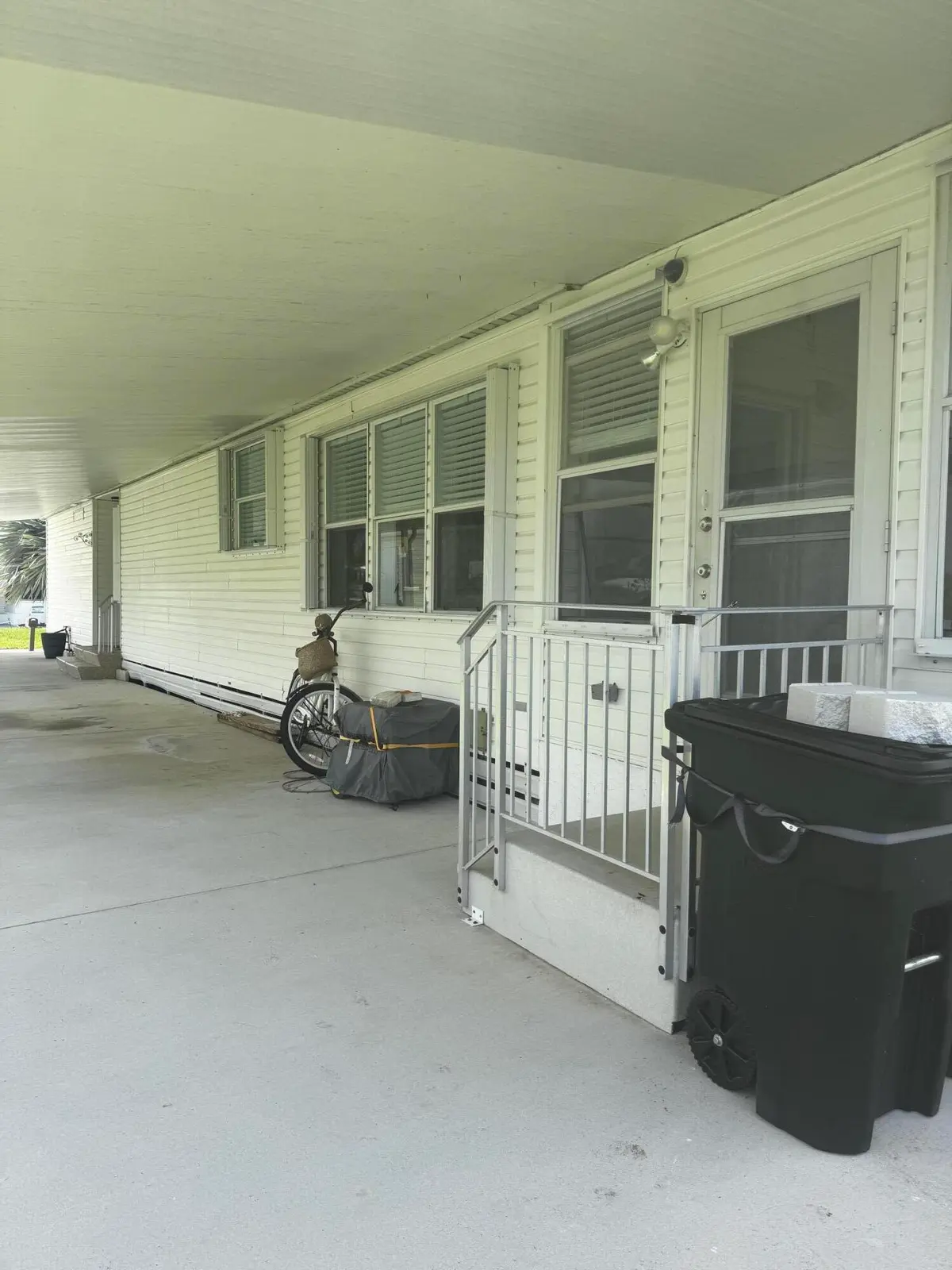 IMG_2680 at 6732 Sinsonte Court, Fort Pierce