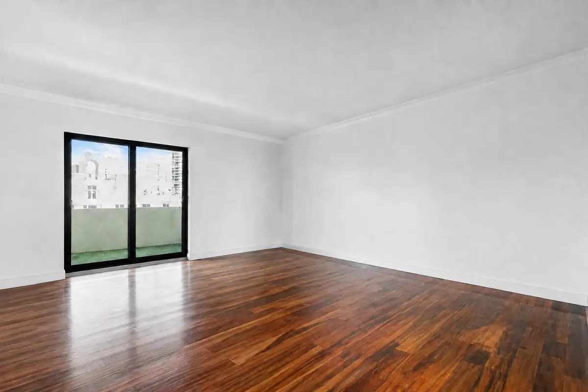 AI-Generated Defurnished Image at 1501 S FLAGLER Drive 4B, West Palm Beach