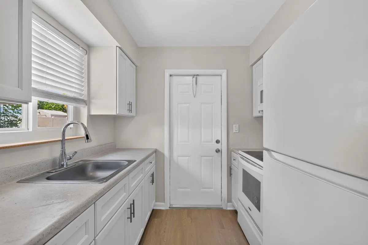 9-web-or-mls-8I8A9552 at 2961 NE 7th Avenue B, Pompano Beach