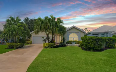 442 SW Fairway Vista, Port St. Lucie – Single Family Residence for sale