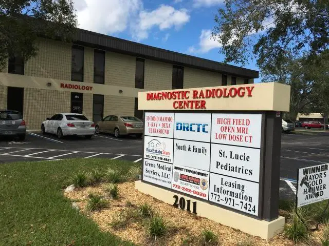 20201009154931189177000000-o at 2011 S 25TH Street 207 / 209, Fort Pierce