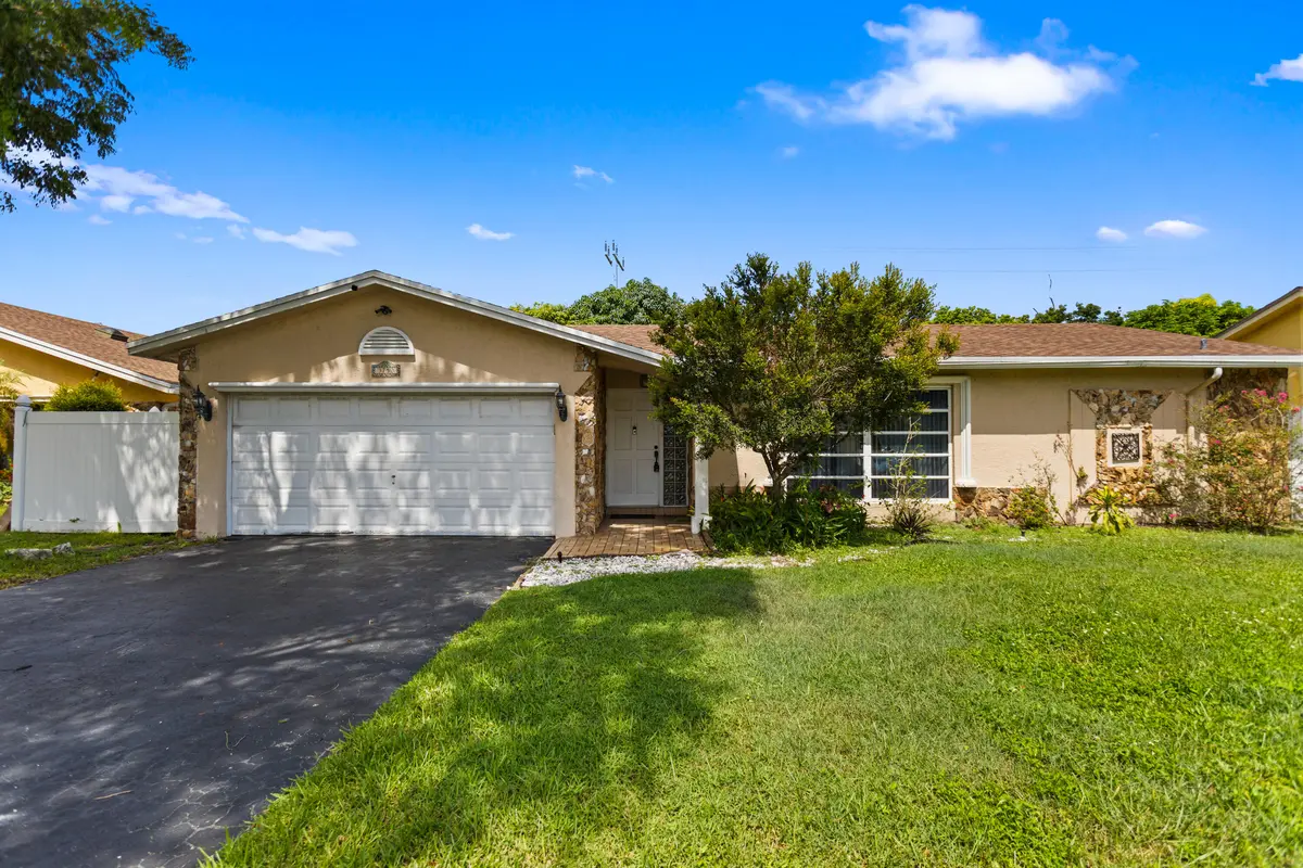 585A7848 at 3750 NW 73rd Avenue, Lauderhill