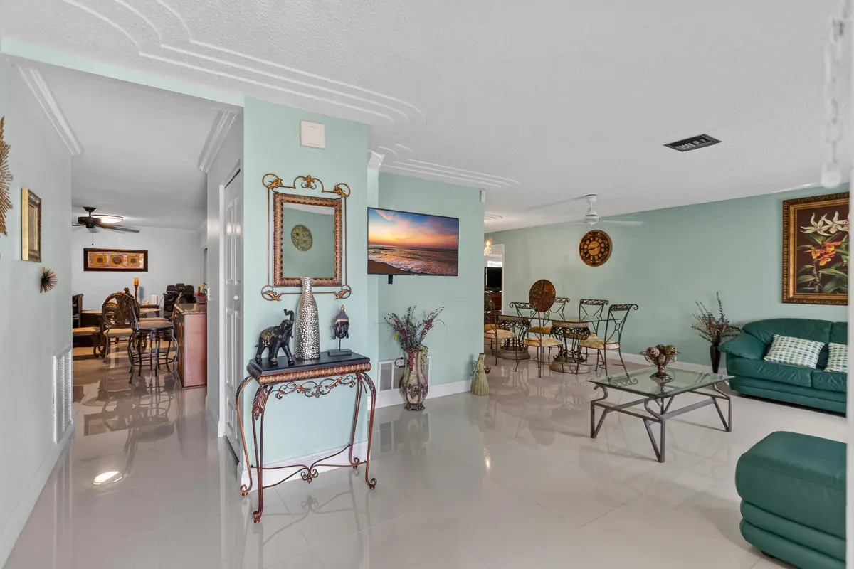 585A7850 at 3750 NW 73rd Avenue, Lauderhill