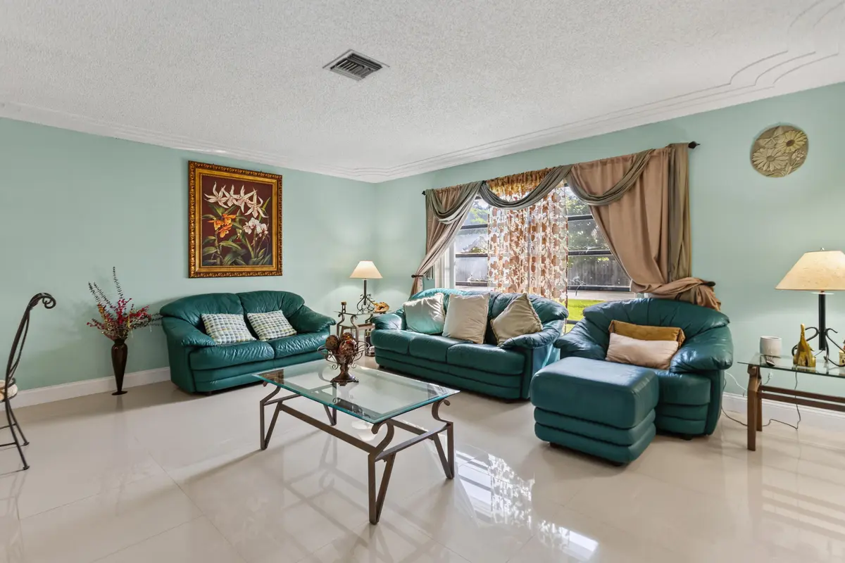 585A7858 at 3750 NW 73rd Avenue, Lauderhill
