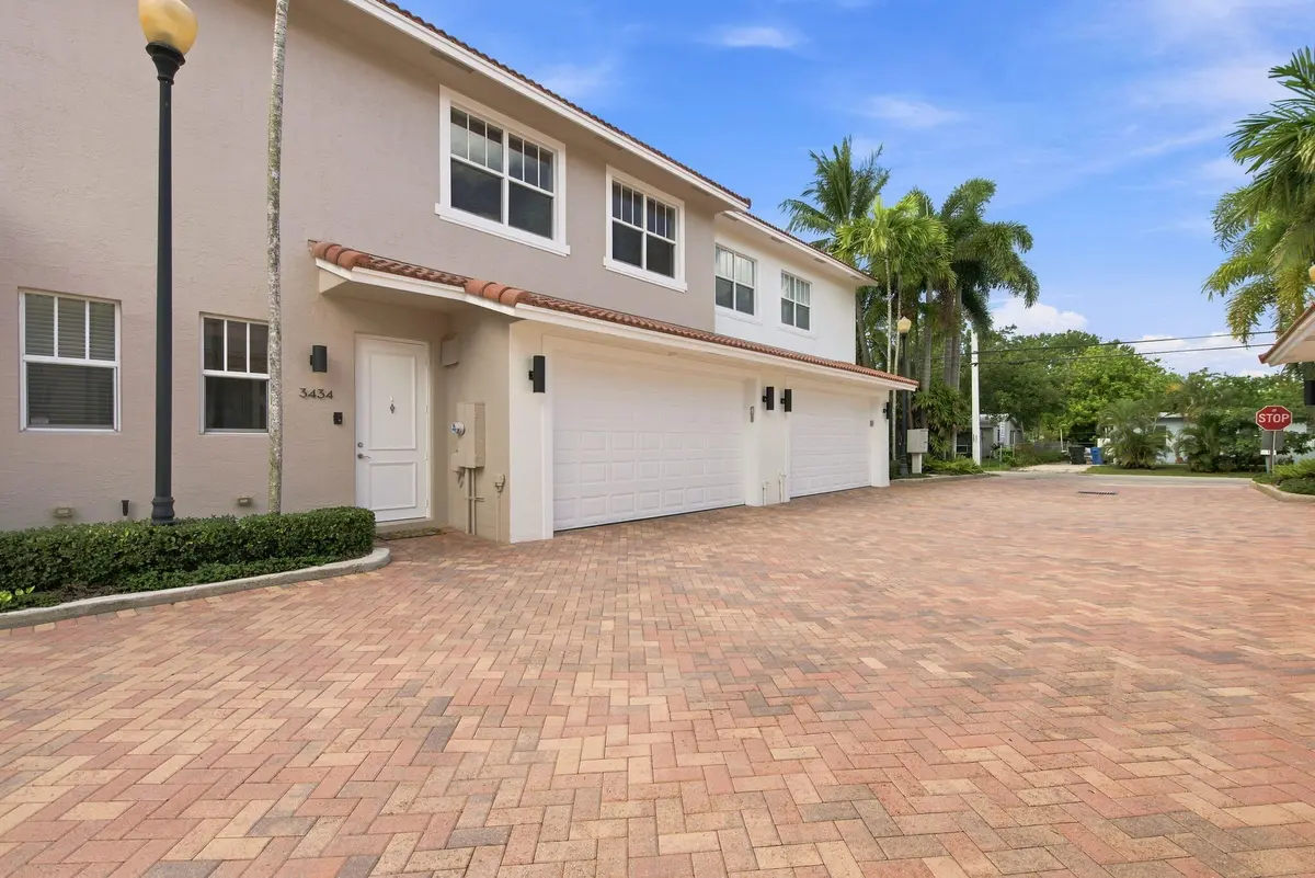 2-web-or-mls-3434-ne-13th-ave at 3434 NE 13TH Avenue, Oakland Park