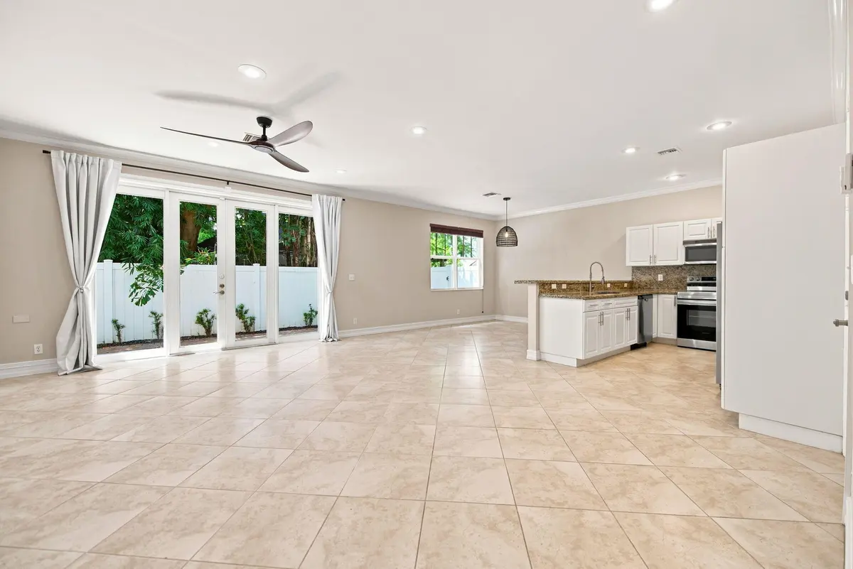5-web-or-mls-3434-ne-13th-ave at 3434 NE 13TH Avenue, Oakland Park