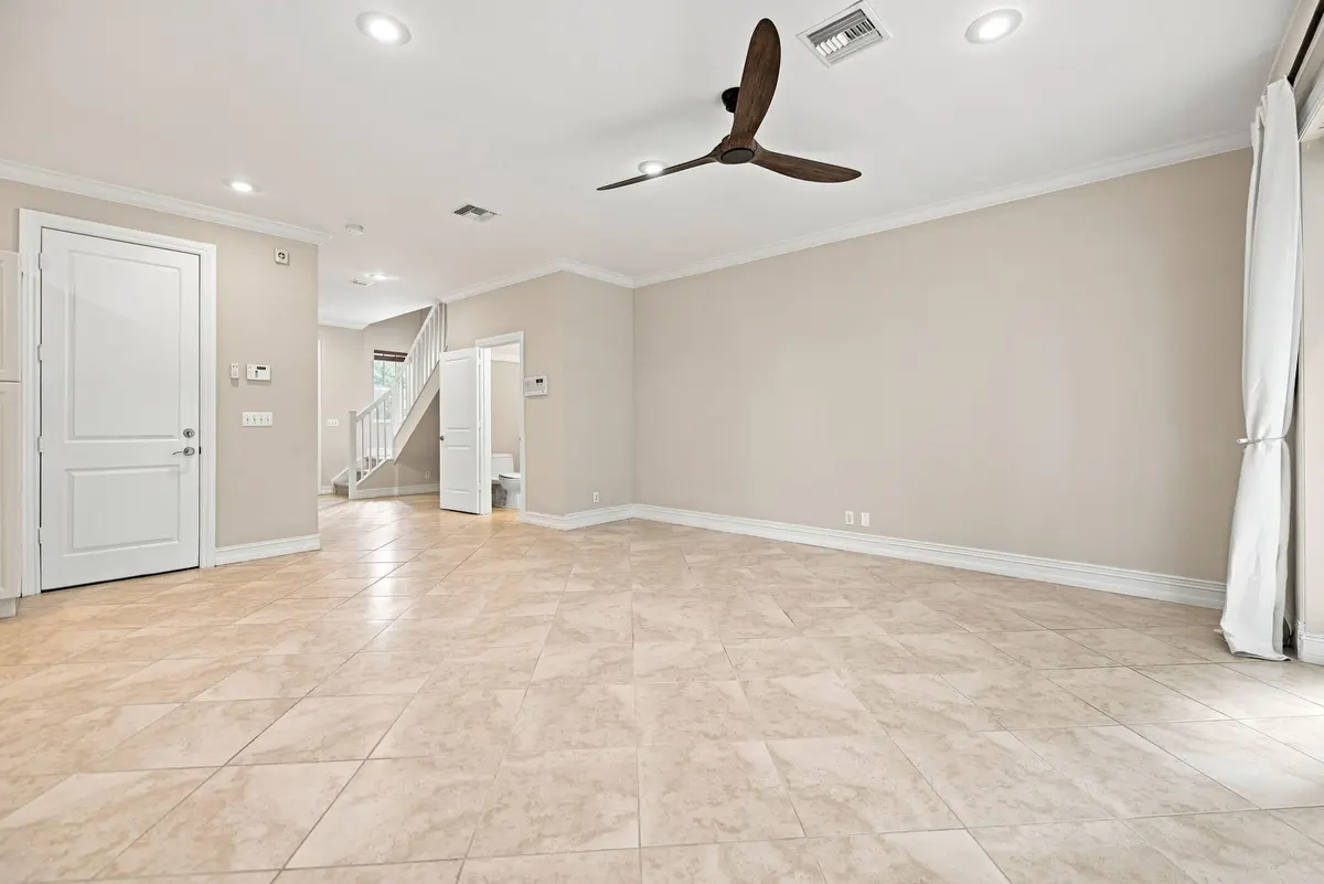 8-web-or-mls-3434-ne-13th-ave at 3434 NE 13TH Avenue, Oakland Park
