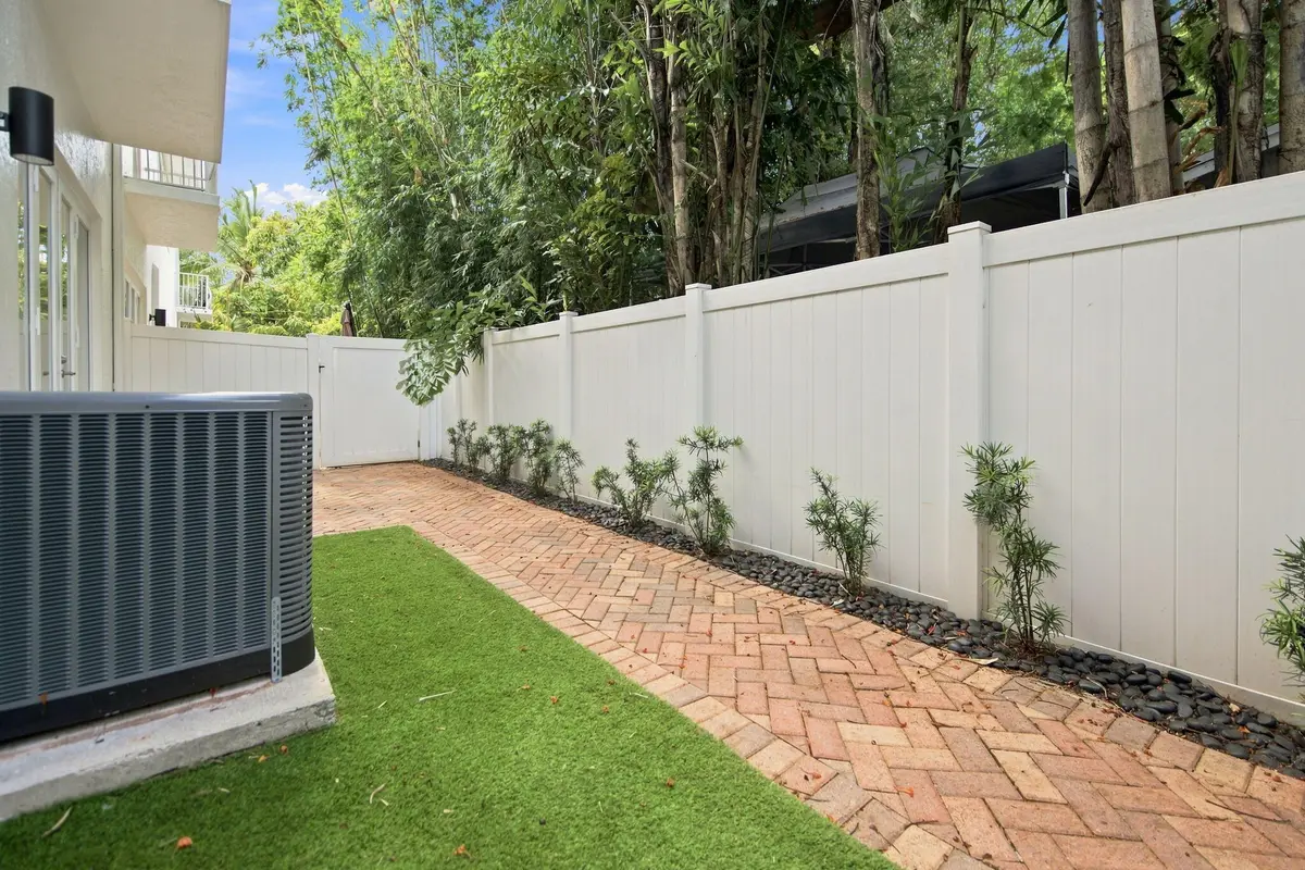 25-web-or-mls-3434-ne-13th-ave at 3434 NE 13TH Avenue, Oakland Park