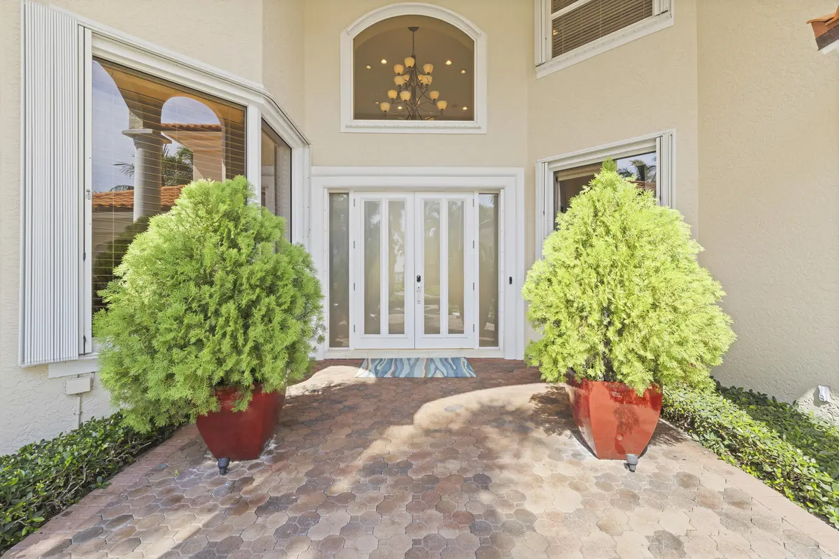 Entrance at 9 ISLAND Road, Sewalls Point