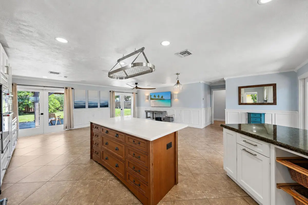 Kitchen Island at 1 WINDSOR Road, Jupiter