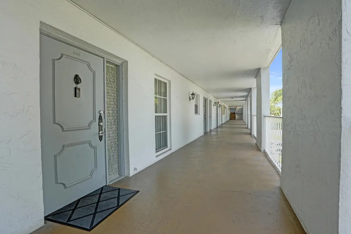 7980 N FRENCH Drive 3-202, Pembroke Pines, FL – photo 3