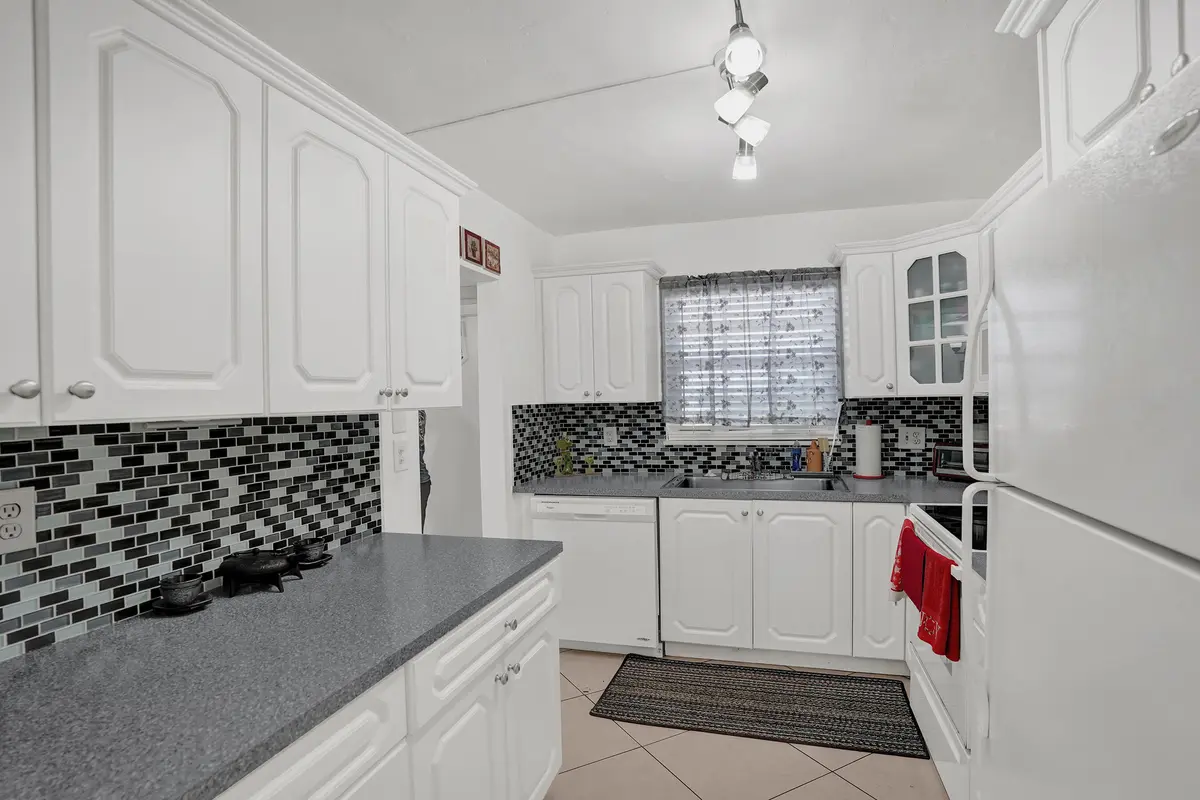 7980 N FRENCH Drive 3-202, Pembroke Pines, FL – photo 8