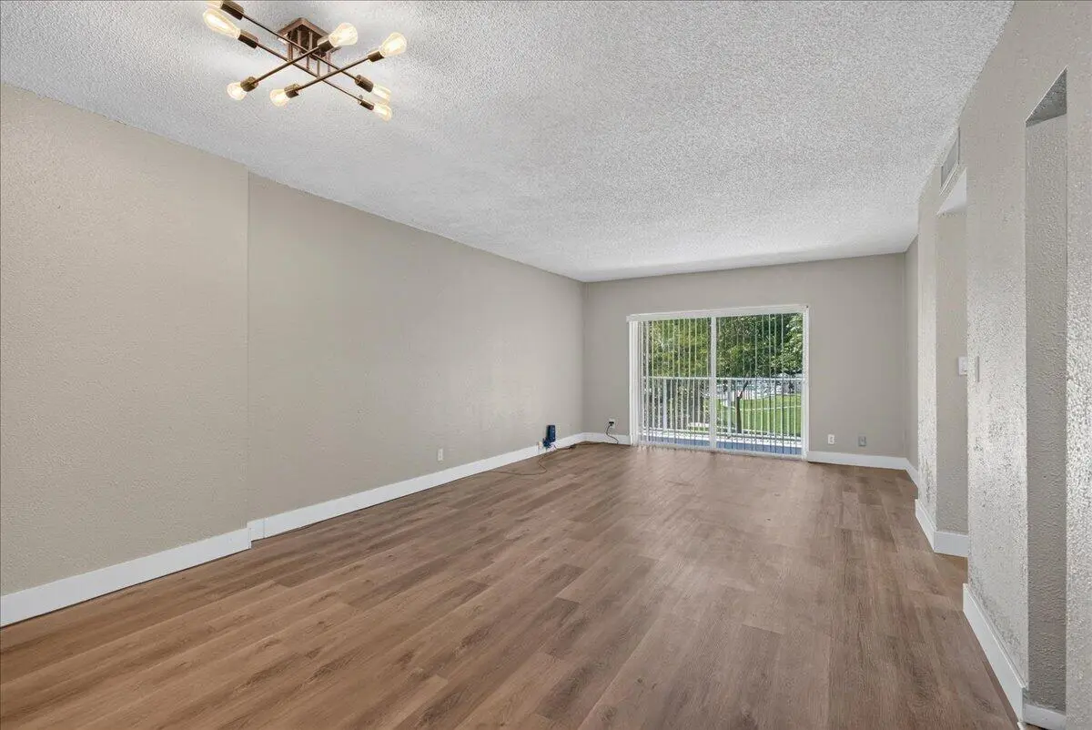 06-DSC08850 at 4200 Hillcrest Drive 217, Hollywood