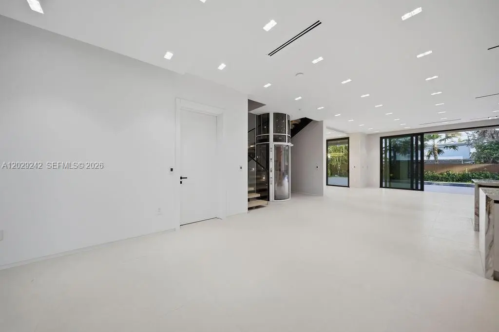 GetMedia (35) at 3318 NE 16TH Place, Fort Lauderdale