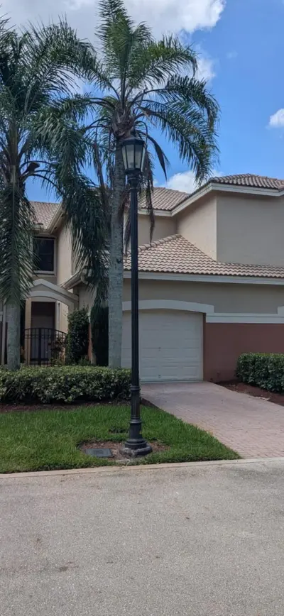 3892 TREE TOP Drive, Weston – Single Family Residence for rent