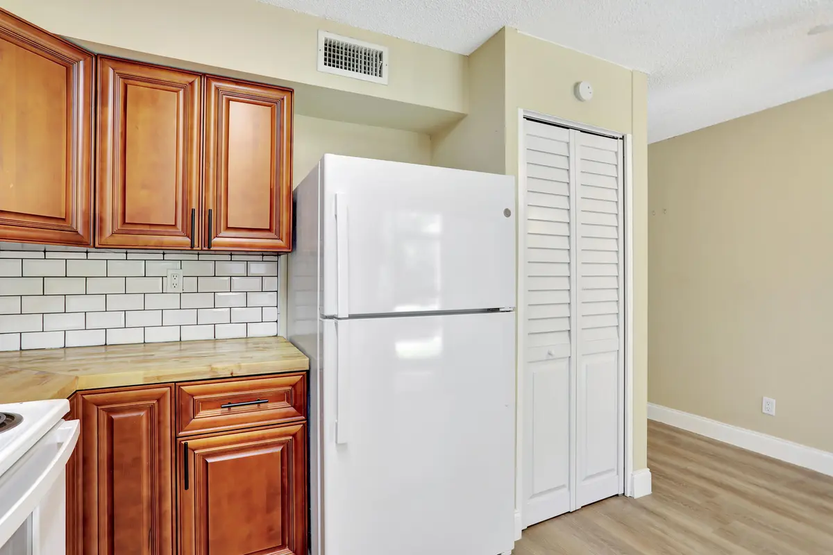 16-print-001L1567 at 5314 NE 6TH Avenue F20, Oakland Park