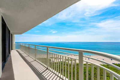 3000 N Ocean Drive 15C, Singer Island – Condominium for sale