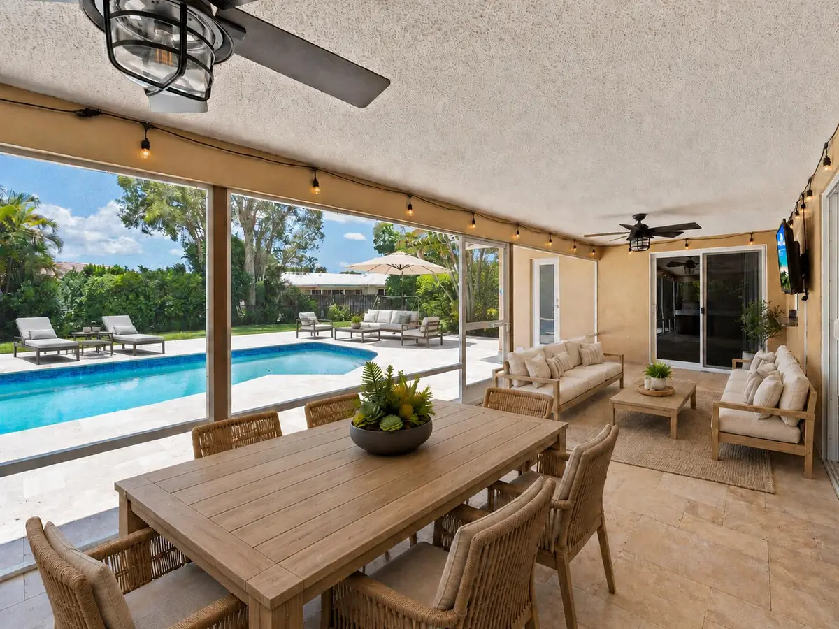 patio with furntiure and pool lounges an at 10380 NW 39TH Manor, Coral Springs