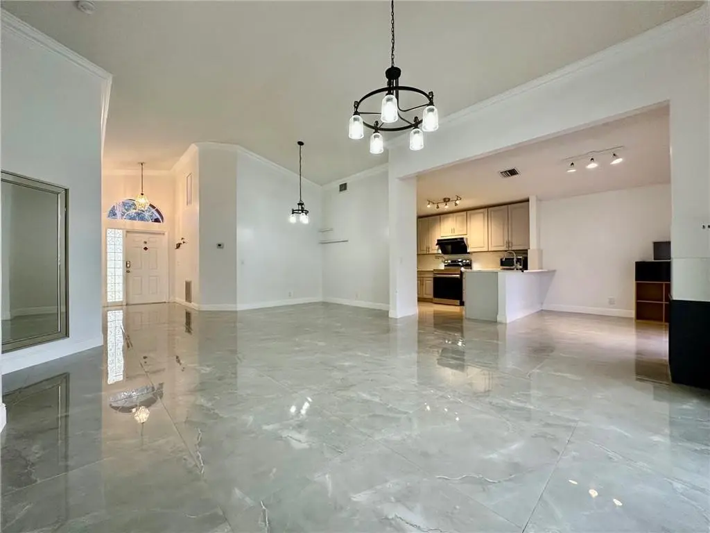 Photo 4 at 2710 BOGOTA Avenue, Cooper City