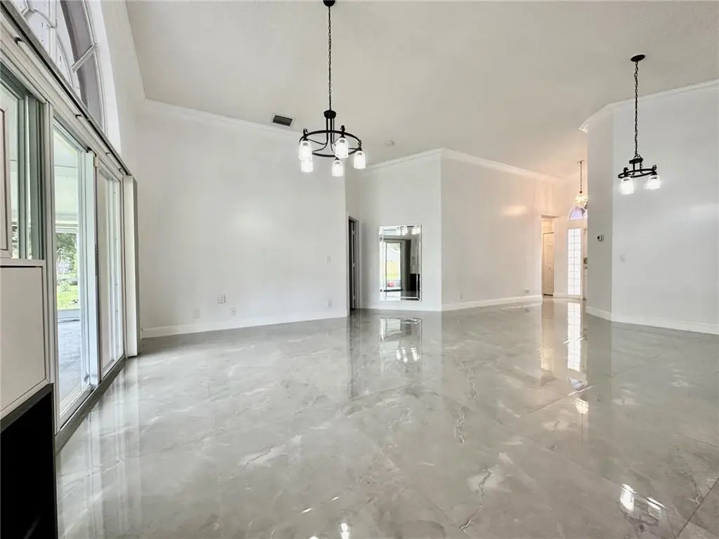 Photo 5 at 2710 BOGOTA Avenue, Cooper City
