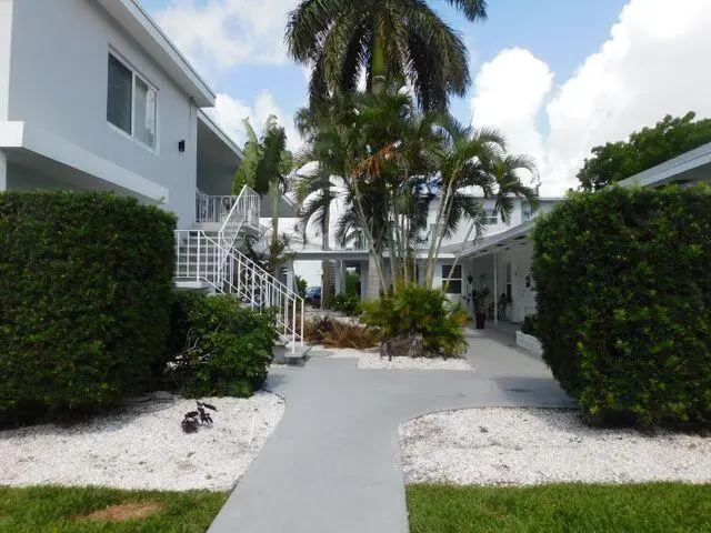 Courtyard Entrance at 15 S Palmway, Lake Worth Beach