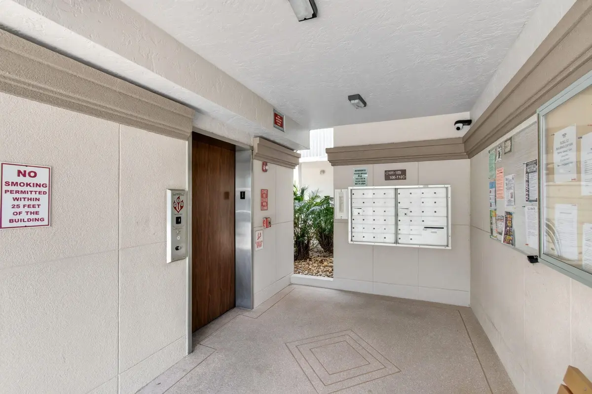6-web-or-mls-DSC_7319 at 14112 Huntington Pointe Drive 210, Delray Beach