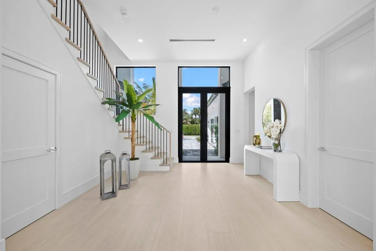 LUX_4276 at 325 W Riverside Drive, Jupiter