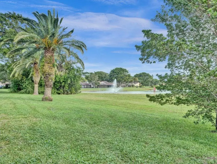 Backyard at 9264 Vista Del Lago H, Boca Raton