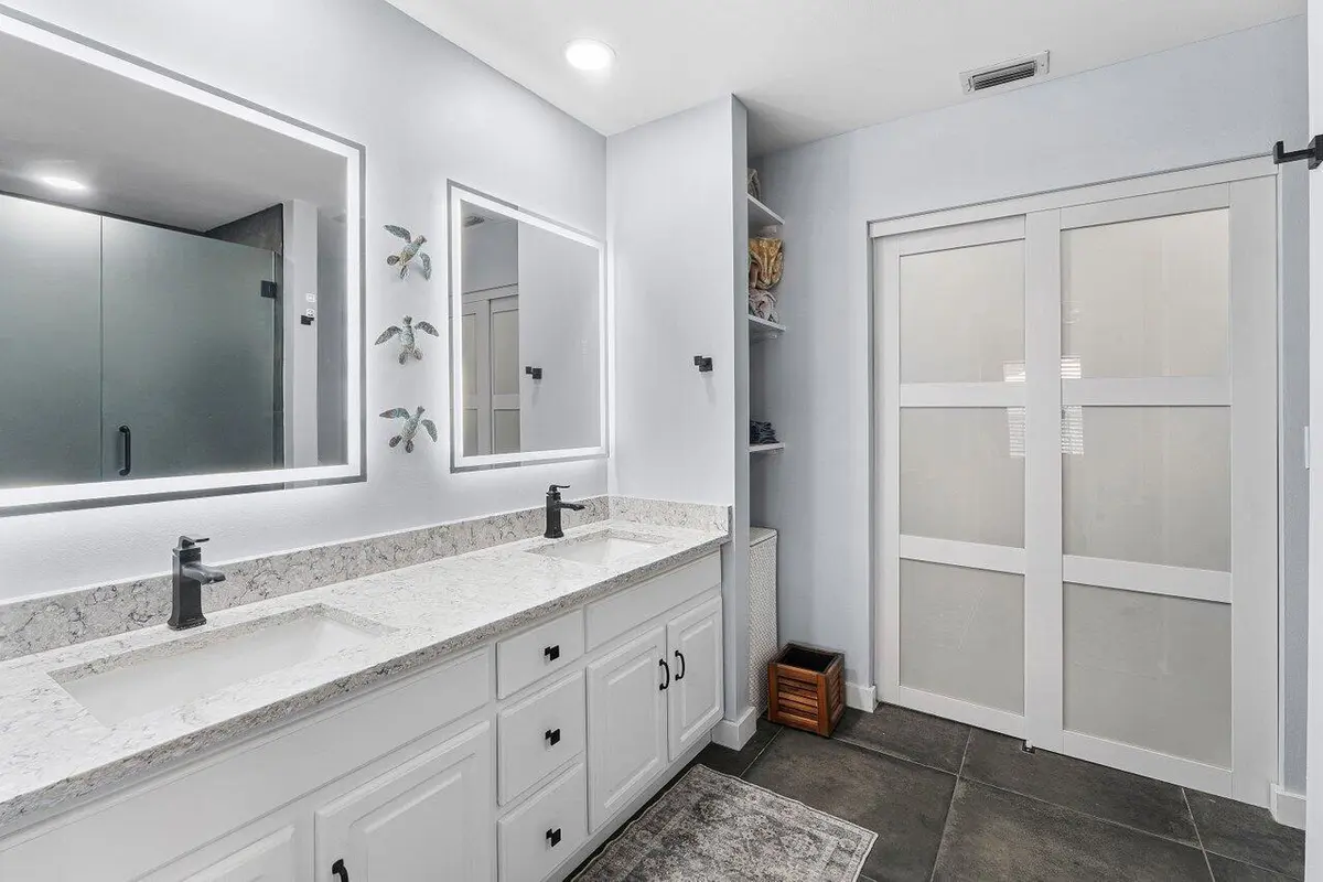 Master restroom at 12842 Meadowbend Drive, Wellington