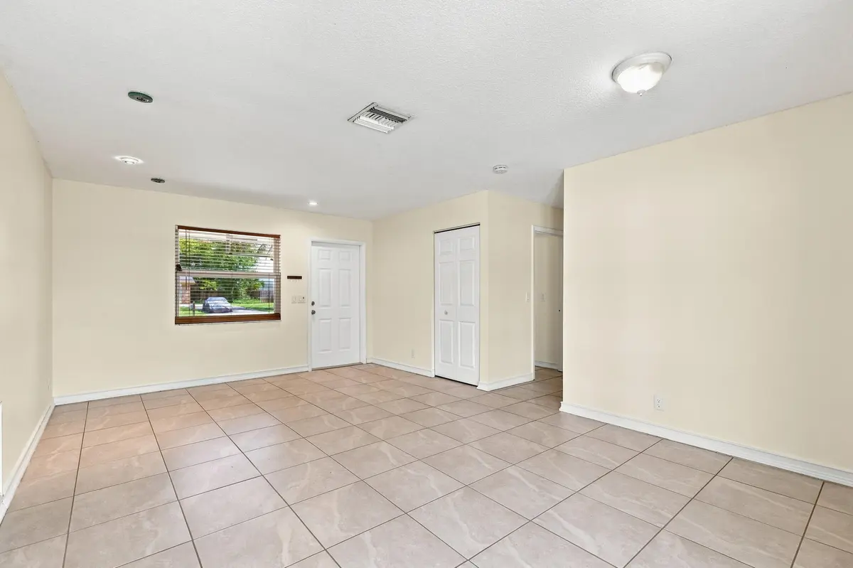 Living Area at 5114 Conklin Drive, Delray Beach
