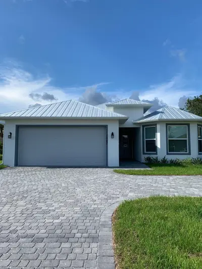 2902 SW Savona Boulevard, Port St. Lucie – Single Family Residence for sale