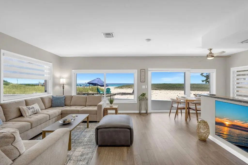 Living Room at 600 N OCEAN Boulevard 1A, Pompano Beach