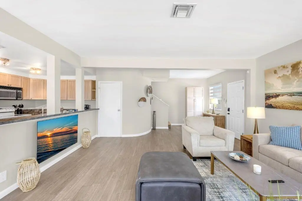 Living Room at 600 N OCEAN Boulevard 1A, Pompano Beach