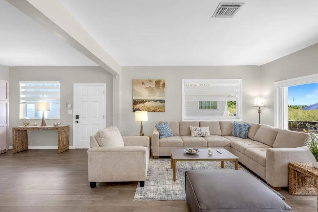 Living Room at 600 N OCEAN Boulevard 1A, Pompano Beach