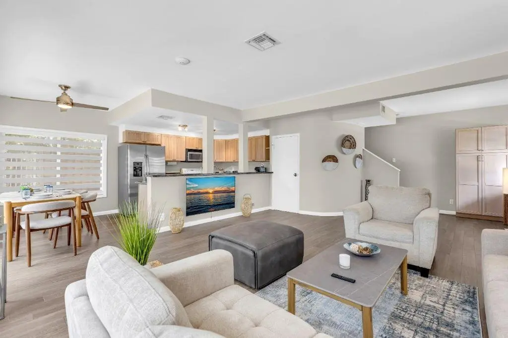 Living Room at 600 N OCEAN Boulevard 1A, Pompano Beach