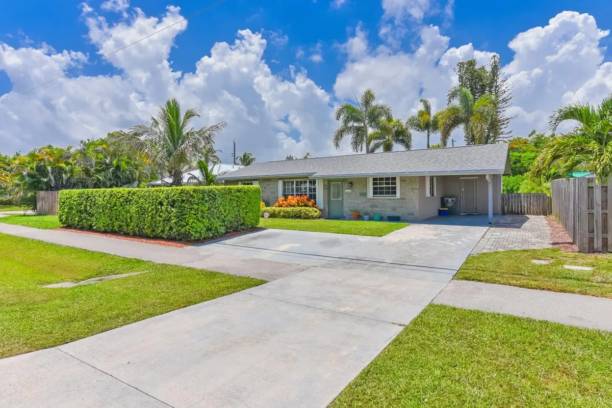 Front at 18625 Loxahatchee River Road, Jupiter