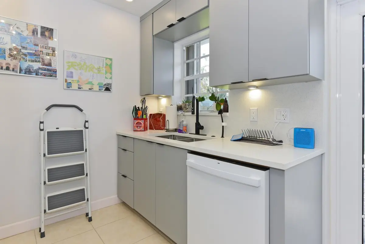 Kitchen at 18625 Loxahatchee River Road, Jupiter