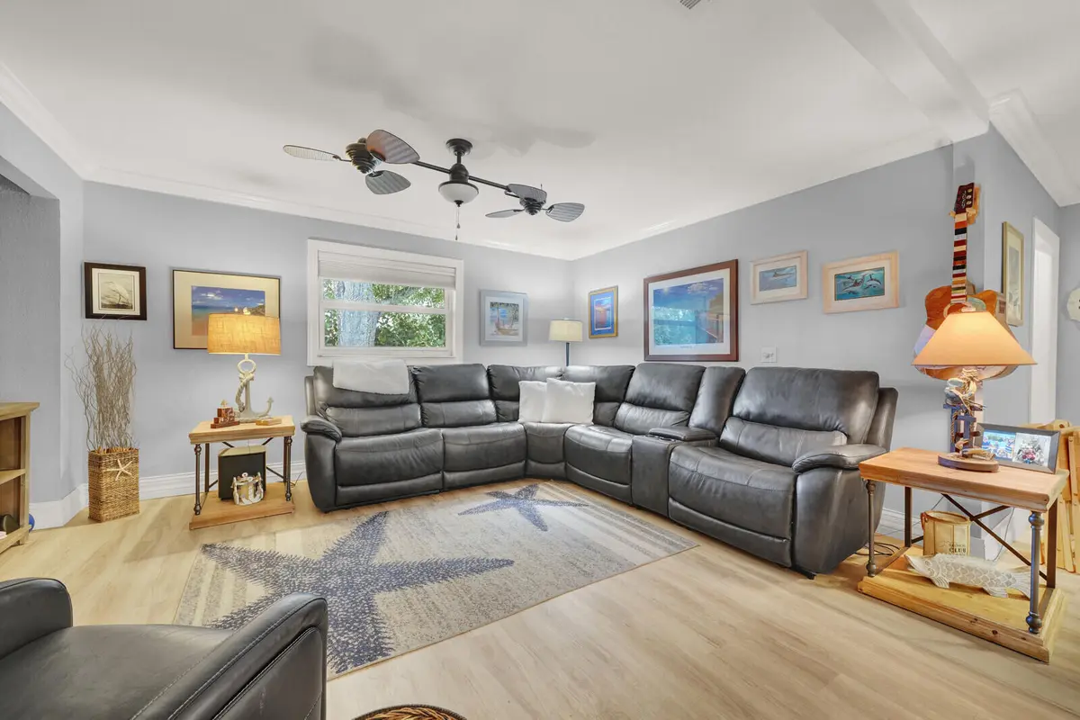 Living Room at 10015 Daisy Avenue, Palm Beach Gardens