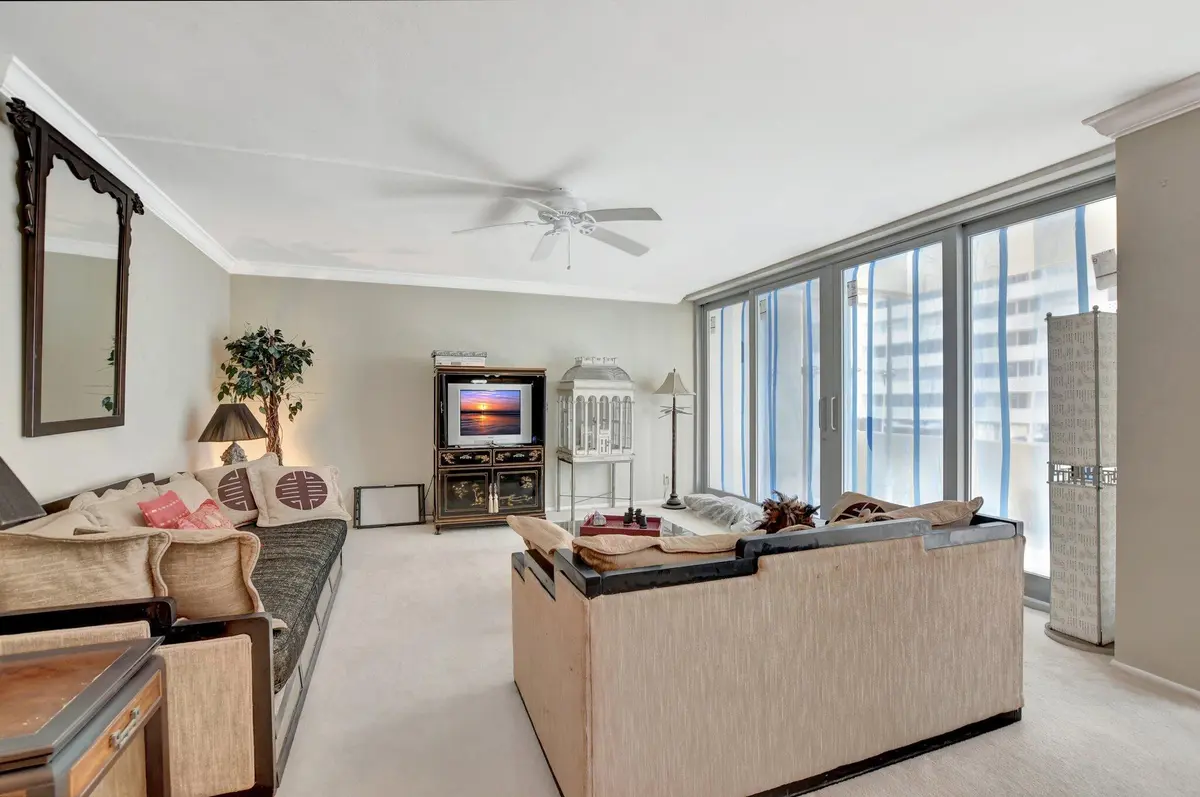 more liv rm at 1180 S OCEAN Boulevard 0025, Boca Raton
