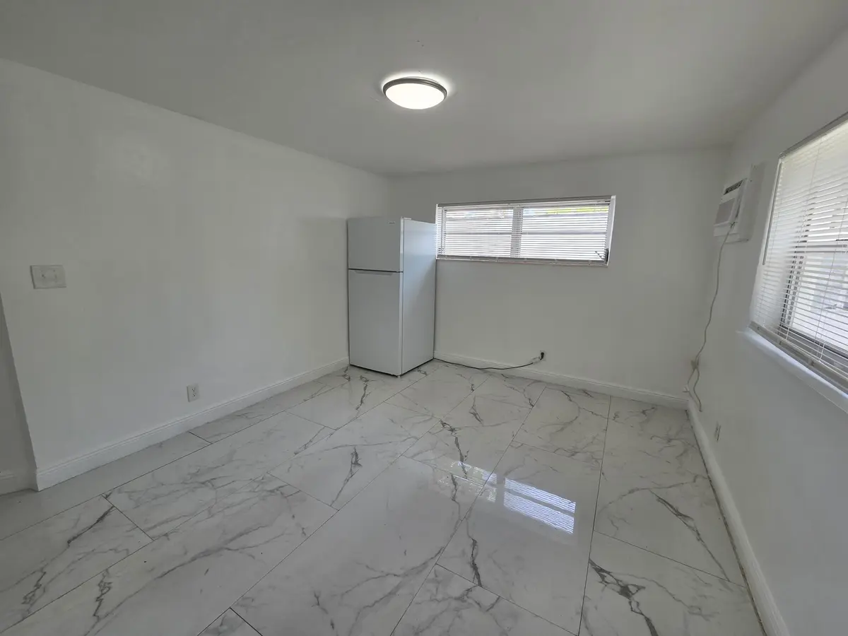 844 NE 17TH Way 2, Fort Lauderdale, FL – photo 2