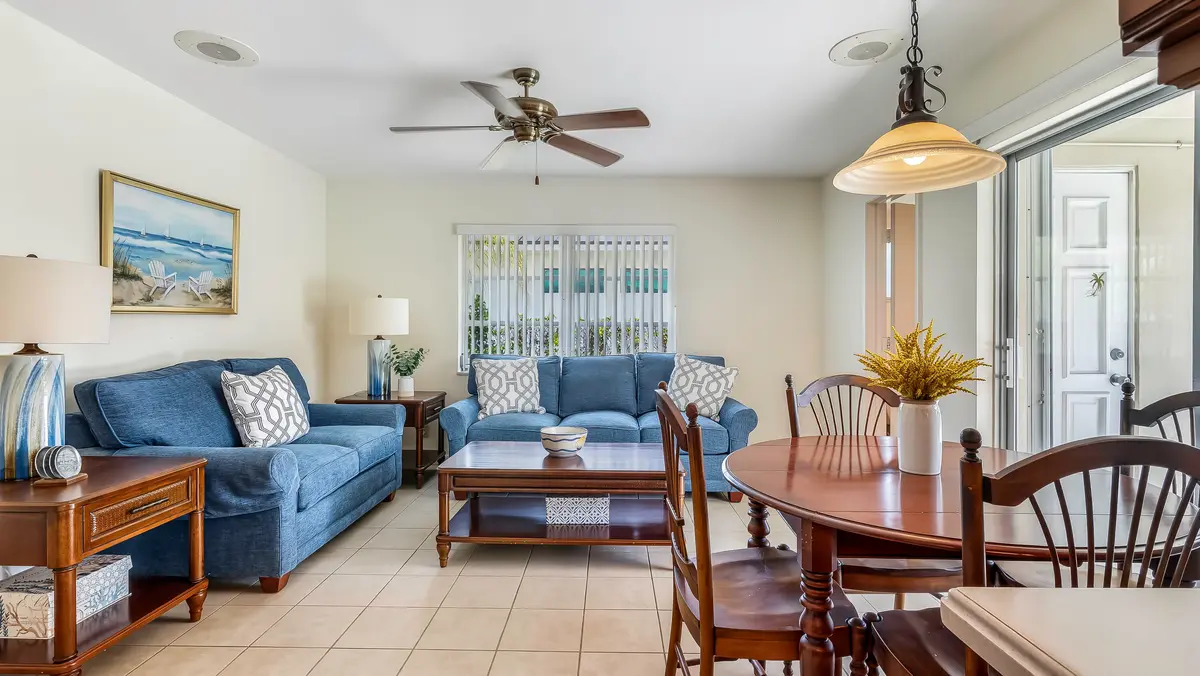 FAMILY ROOM at 2610 NE 40TH Court, Fort Lauderdale