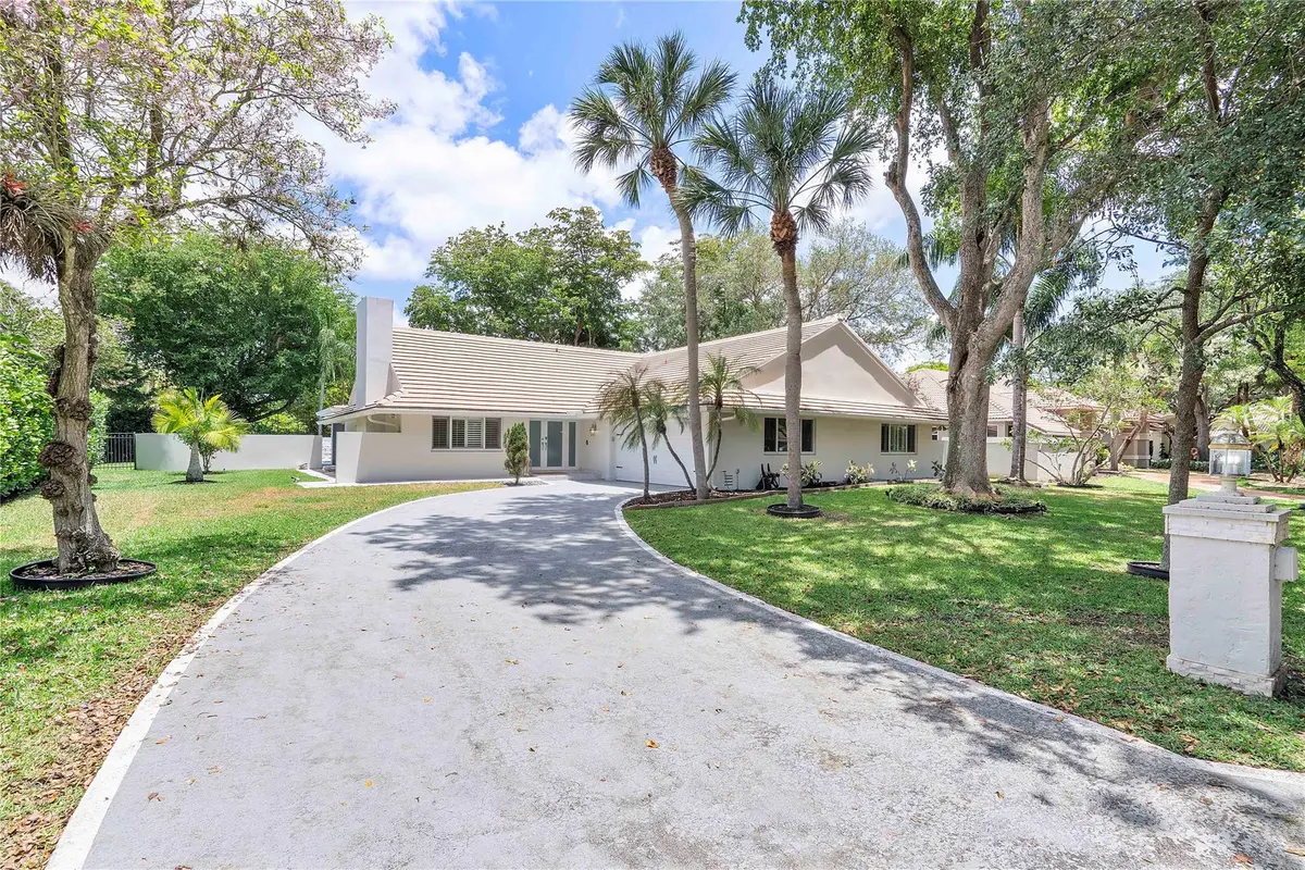 Photo 2 at 10209 Vestal Court, Coral Springs